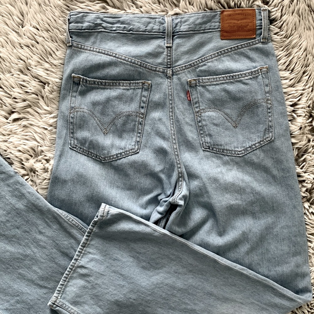 Levi's Light Blue High-Rise Wide Leg Jeans - Picture 2 of 15